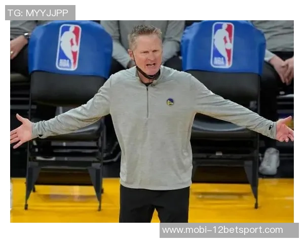 科尔强调稳健与基本功的重要性避免单手传球失误影响比赛表现