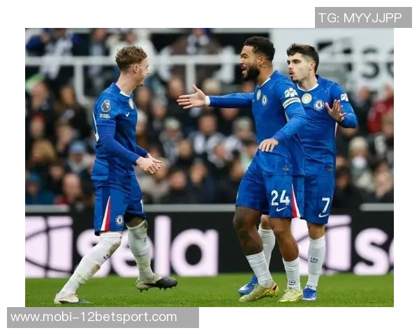 英超最新动态切尔西跃升第4名利物浦紧随其后第6名争冠形势依然严峻 英超最新动态切尔西跃升第4名利物浦紧随其后第6名争冠形势依然严峻