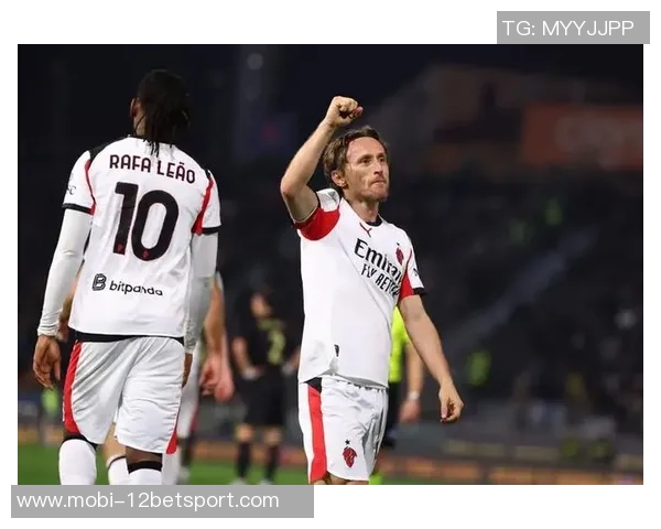 晚邮报揭秘莫德里奇在圣西罗的私人包厢招待亲友的奢华生活