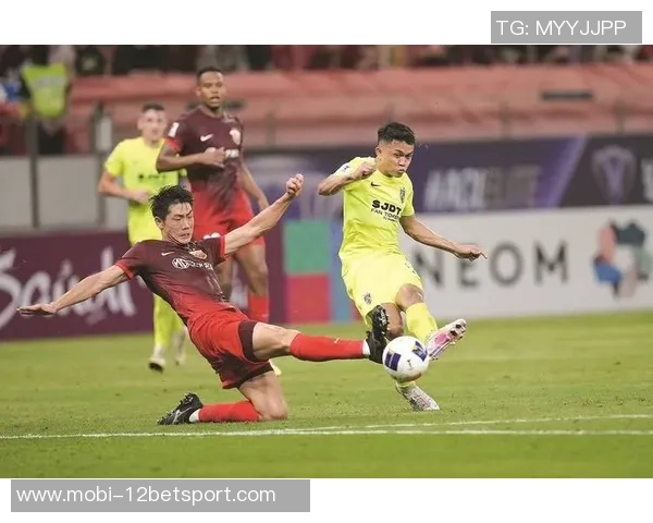 柔佛后卫与陈威赛后闲聊回顾48脚打门的精彩对决